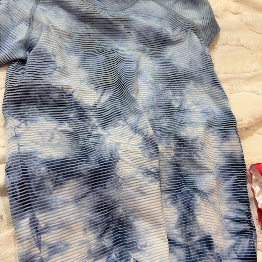 lululemon athletica Blue Tie-Dye Short Sleeve Tee